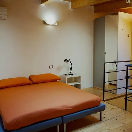 Apartment Vicolo Lavandai Milan